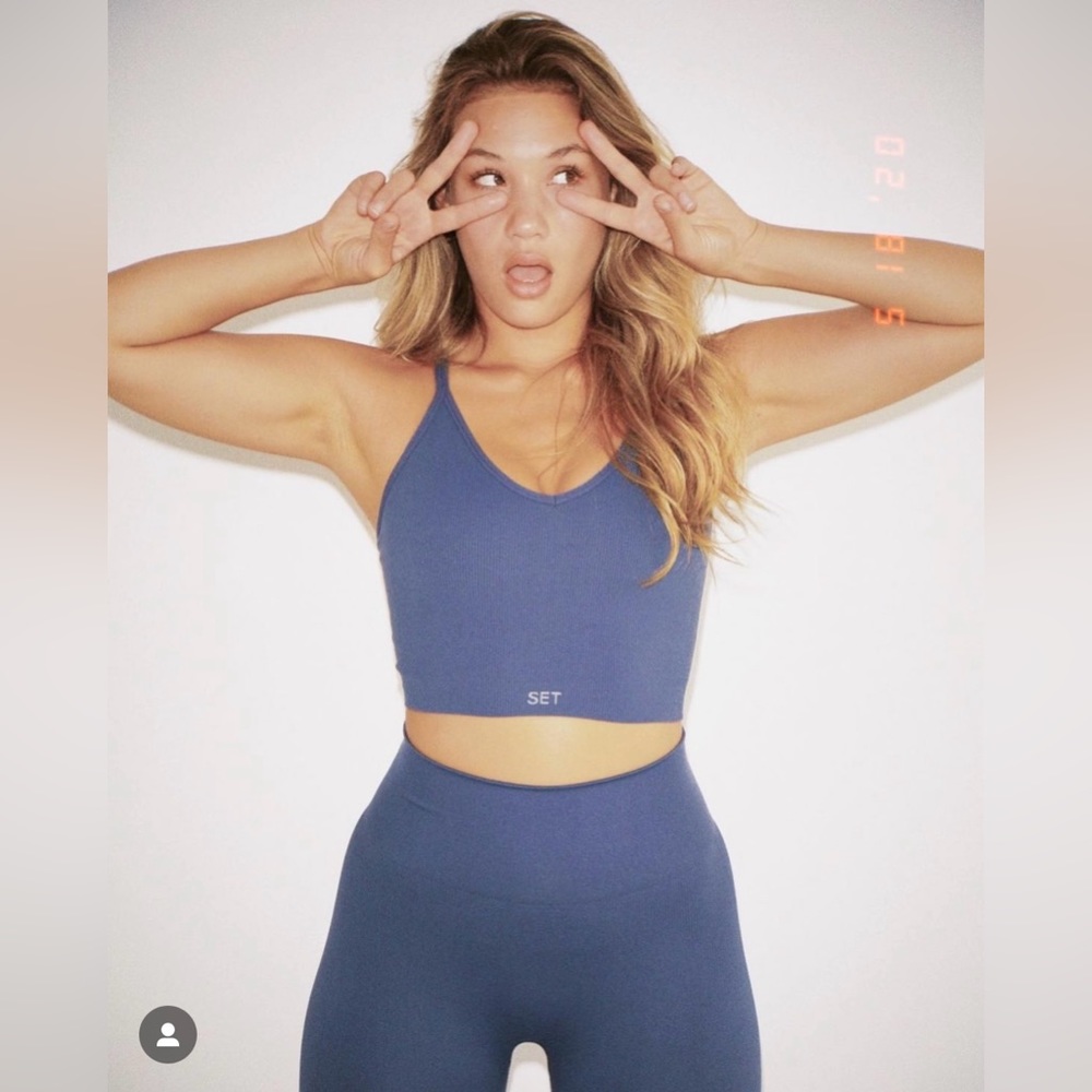 Set Active SculptFlex legging and Ribbed V top